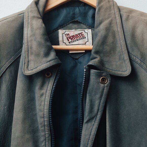 90's Vintage Men's Leather Bomber by Private Member - Picture 2 of 4